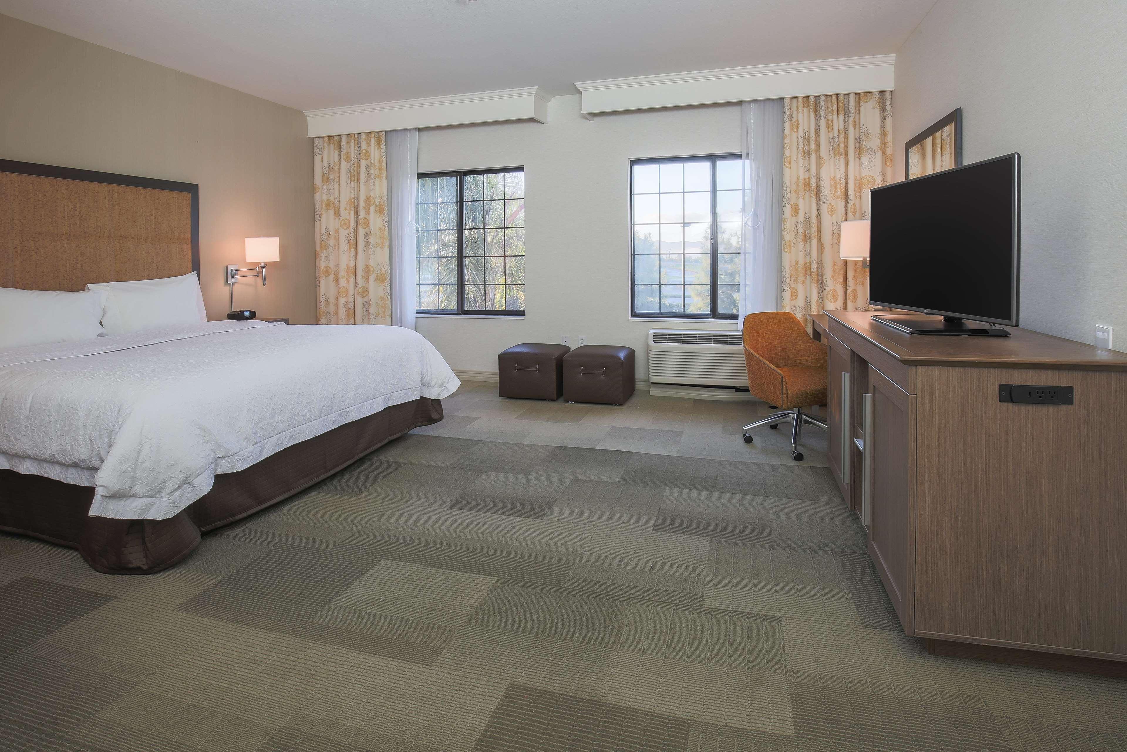 Hampton Inn & Suites Camarillo Εξωτερικό φωτογραφία